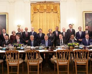 Tech leaders sign AI self-regulation pledge