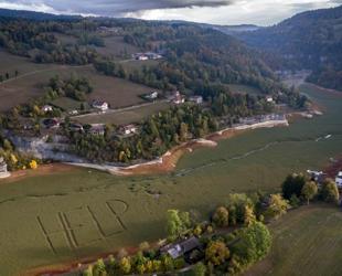 Cry for help as French-Swiss lake dries up