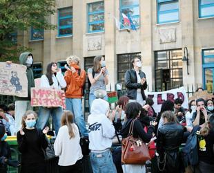 Hundreds of French high schools shut