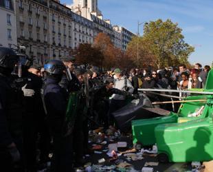 Thousands mass in France for high school protests