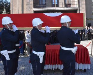 Deputy governor found dead in car