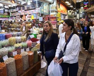 ‘Going bankrupt’: Iran shopkeepers struggle as war dims demand