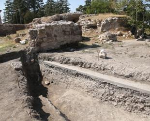 Excavations resume at ancient Tyana Roman Baths