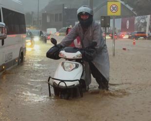 Istanbul floods leave two dead, force school closures