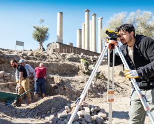 5,000-year-old silver jewelry trove sheds light on İzmir’s past