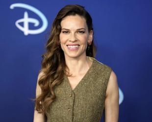Hilary Swank, 52, expecting third child