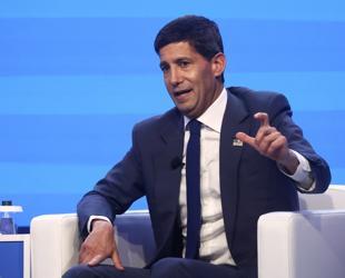 Feds Warsh surprised by world economys resilience
