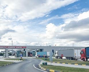Truck queue stretches 30 kilometers at Türkiye-Bulgaria border