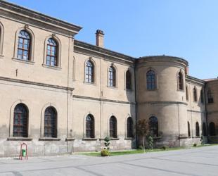 Kayseri’s 133-year-old school keeps its educational legacy alive