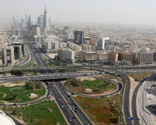 Three explosions heard in Riyadh after aerial threat alert