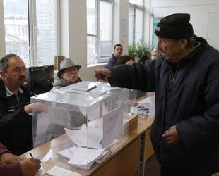Bulgaria votes for president after Black Sea attacks