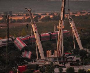 Spanish PM pledges to establish cause of deadly train crash