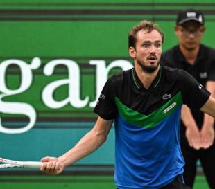 Medvedev out of Shanghai Masters