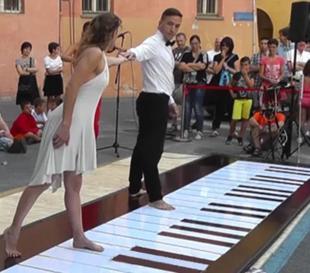 The piano with four feet in Antalya