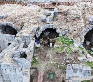 Mary and Jesus fresco in İznik restored