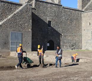 Diyarbakır city walls uncovered