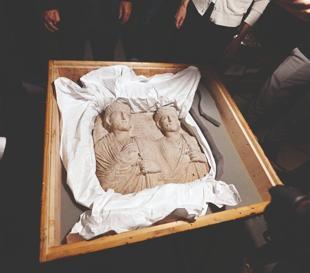 France returns Syrian artifacts
