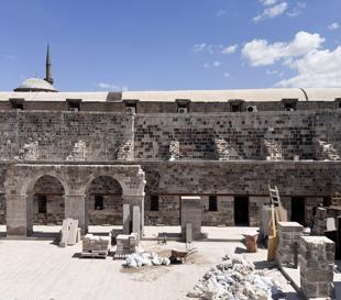 Inn unearthed from soil to reopen