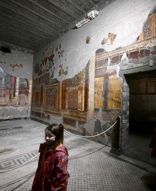 Virgin frescoes emerge from Pompeii suburb
