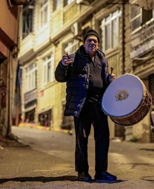 Drums wake Istanbul faithful to fast