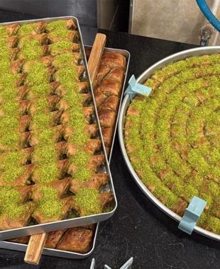 Baklava makers work non-stop for Ramadan
