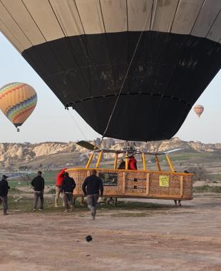 Heroes behind balloon tours: Ground crews