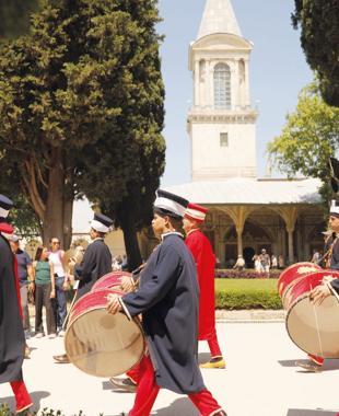 Mehter returns to National Palaces