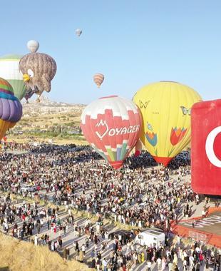 Balloons dazzle Türkiye’s Cappadocia