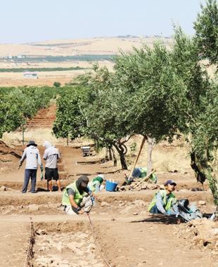 Chinese archaeologists begin first excavations