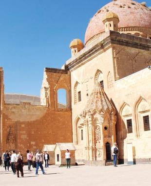 Eastern palace eyes 250,000 visitors