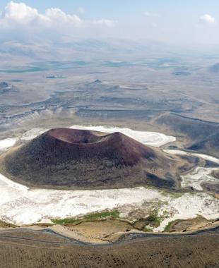 Lab preserves crater lake microbes