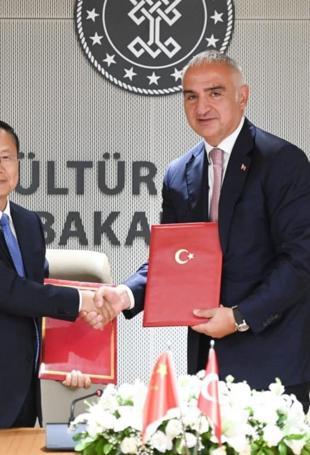Türkiye, China sign deal on tourism cooperation