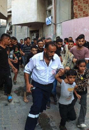 Palestinians flee strikes as mediators push for truce deal