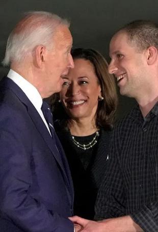 Bloomberg apologizes for early report of Ankara-mediated prisoner swap