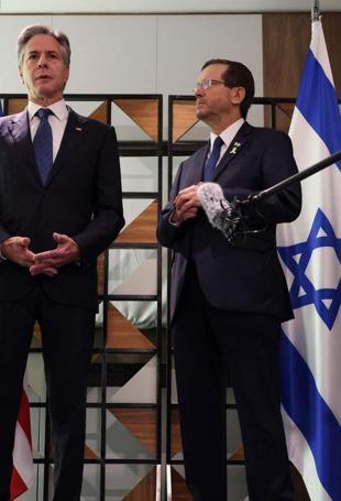 Blinken meets Israeli leaders at decisive moment for Gaza talks