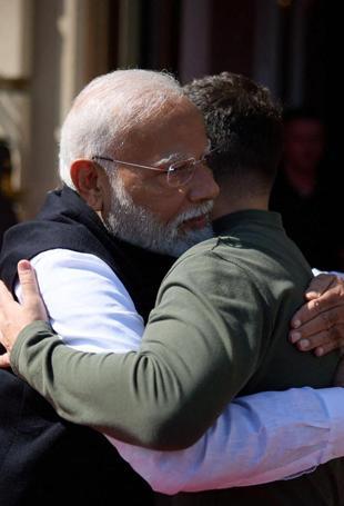 Modi says firmly for peace on historic Ukraine visit