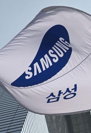 Samsung’s operating profit falls 55 pct in second quarter