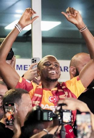 Osimhen completes 75 mln euro move to Galatasaray