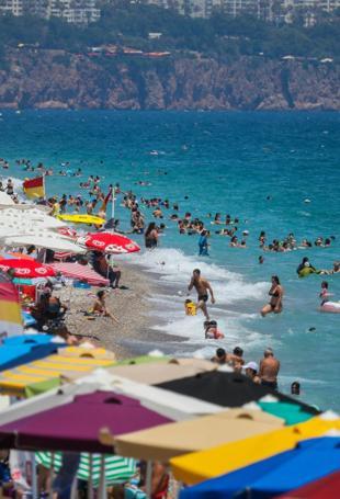 Antalya tourism aims for 17 mln visitors despite global challenges