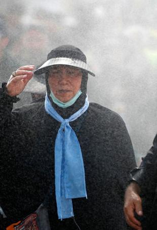 Irans president mocks Netanyahu over water pledge