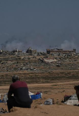 Israel troops still operating in Gaza after Trump, hostage family appeals