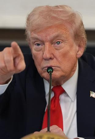 Trump hosts roundtable accusing sick media of backing Antifa