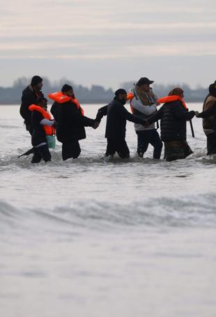 EU countries on edge over migrant burden-sharing