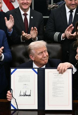 Trump signs bill to end record-breaking US shutdown