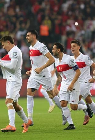 Türkiye seeks to clinch playoff spot against Bulgaria