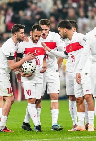 Türkiye eyes miracle win over Spain