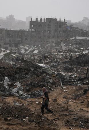 Gaza floods, cold worsen humanitarian conditions for displaced Palestinians