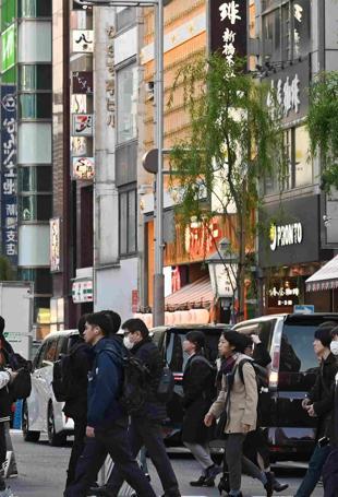 Japanese cabinet approves $135 billion stimulus