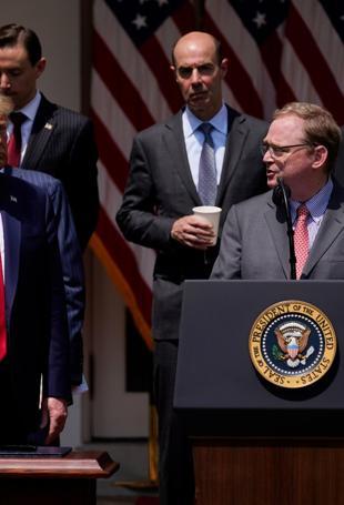 Trump hints economic adviser Hassett may be Fed chair pick