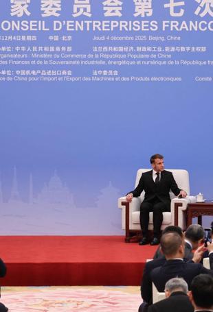 Macron tells Xi China, France must overcome differences